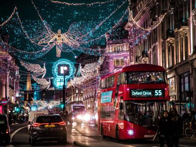 Christmas in London Photo by <a href="https://unsplash.com/@jamie_davies?utm_source=unsplash&utm_medium=referral&utm_content=creditCopyText">Jamie Davies</a> on <a href="https://unsplash.com/s/photos/christmas-london?utm_source=unsplash&utm_medium=referral&utm_content=creditCopyText">Unsplash</a>