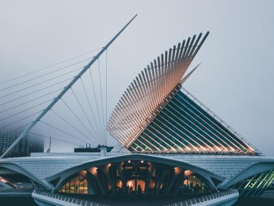 Milwaukee Art Museum - Photo by Kayle Kaupanger on Unsplash Milwaukee Art Museum - Photo by Kayle Kaupanger on Unsplash