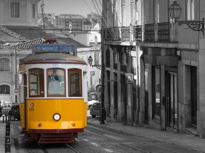 Lisbon, Portugal Image by <a href="https://pixabay.com/users/5780453-5780453/?utm_source=link-attribution&utm_medium=referral&utm_campaign=image&utm_content=2543511">Ilse Meister</a> from <a href="https://pixabay.com/?utm_source=link-attribution&utm_medium=referral&utm_campaign=image&utm_content=2543511">Pixabay</a>